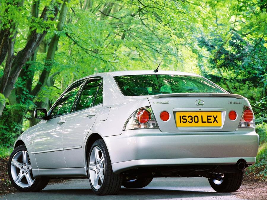  Lexus IS300 2001 года  (UK) (фото 3 из 7)